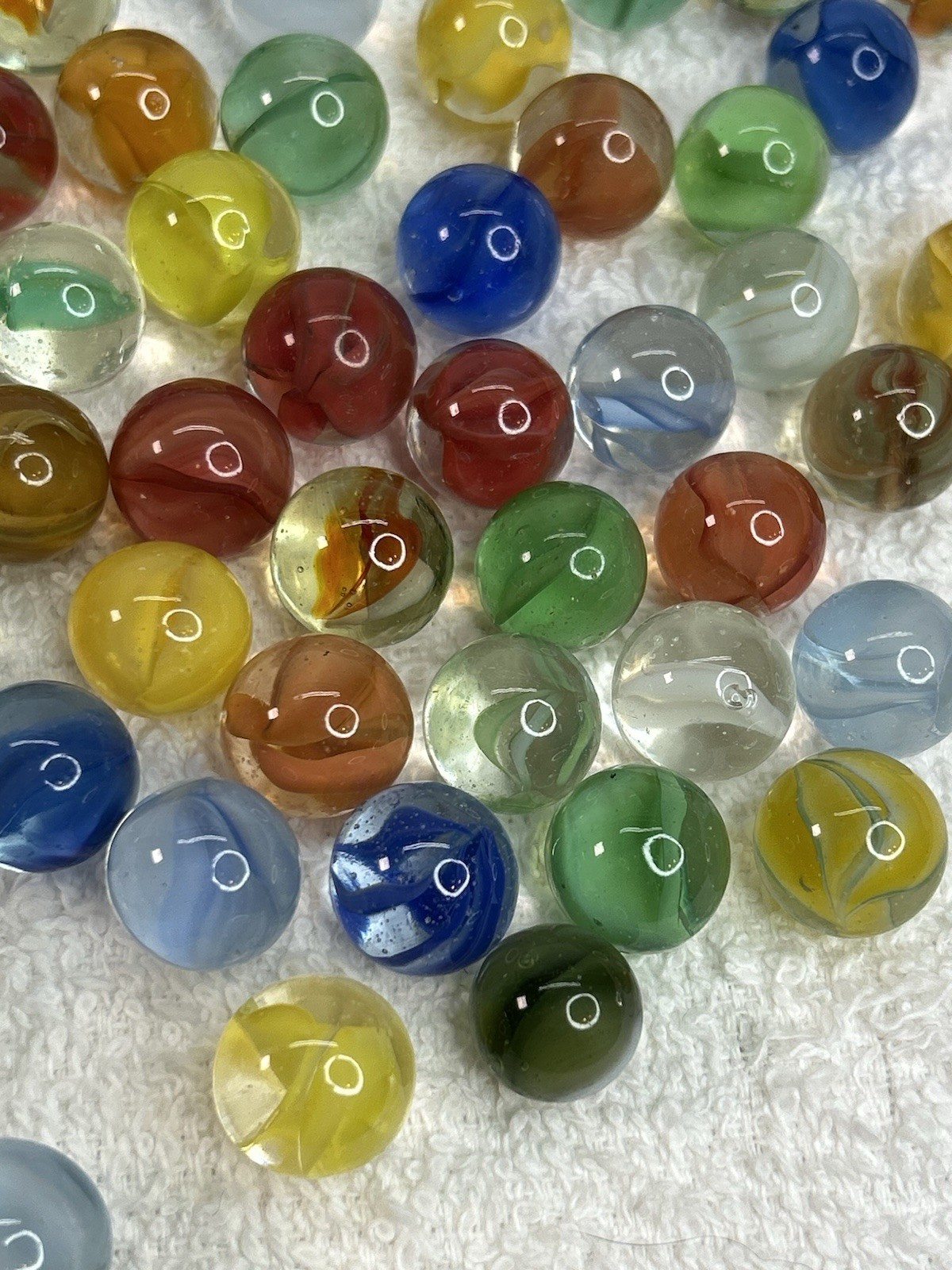 Vintage Lot of 100 Cat’s Eye Marbles Possibly Some Hybrid or Banana ? Lot 2