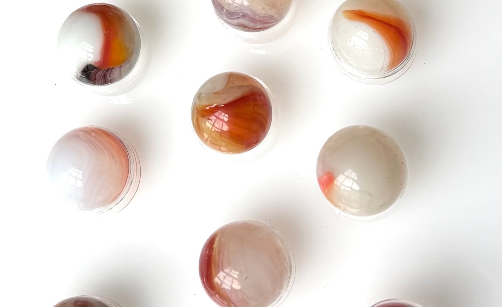 16 VTG Glass Marbles Swirls Red-Orange Carmel Purple 1 w/Bubbles .58″-62″ Lot 23