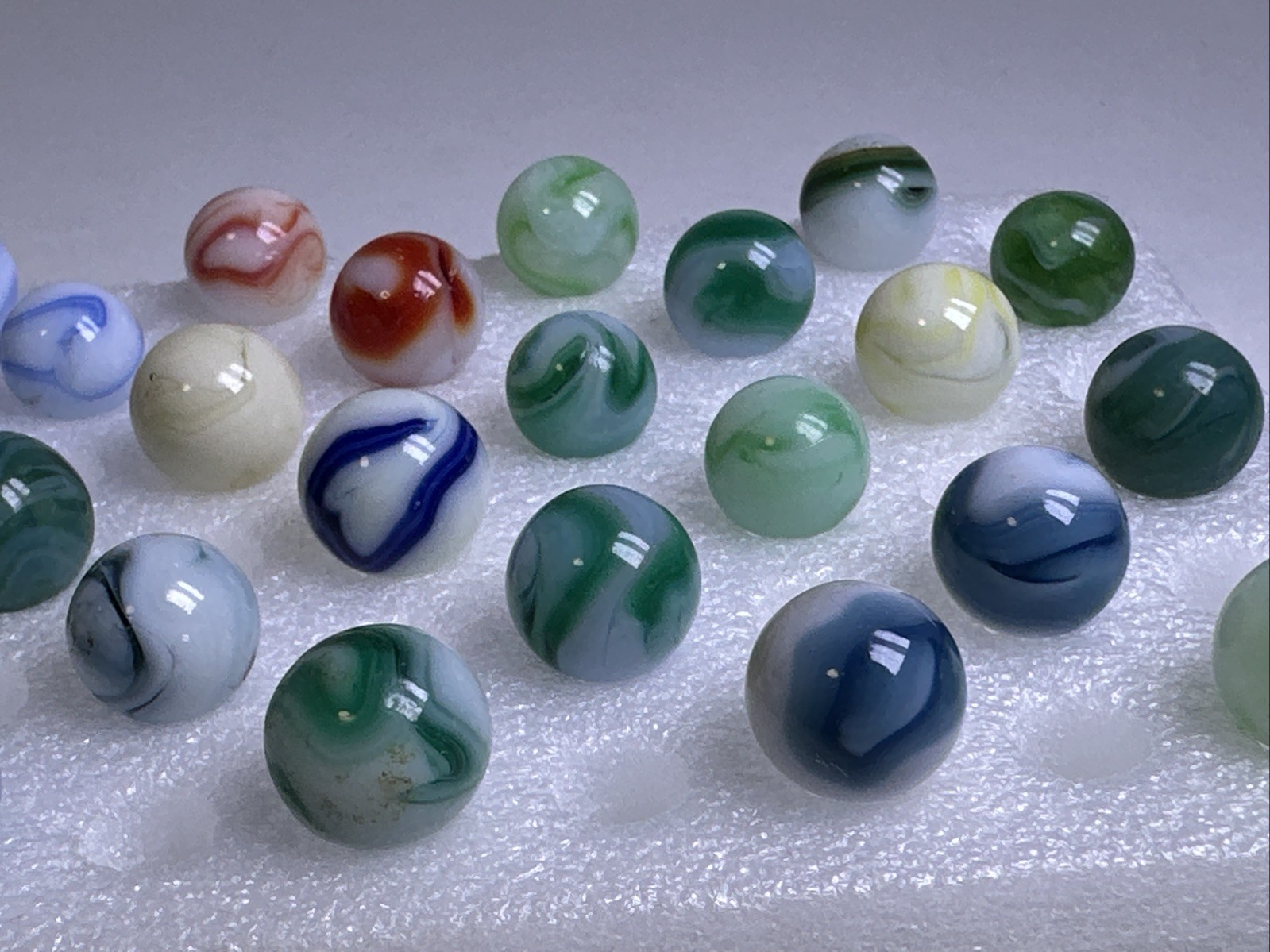 366 Lot Of 29 Vintage Cairo Swirl Marbles!