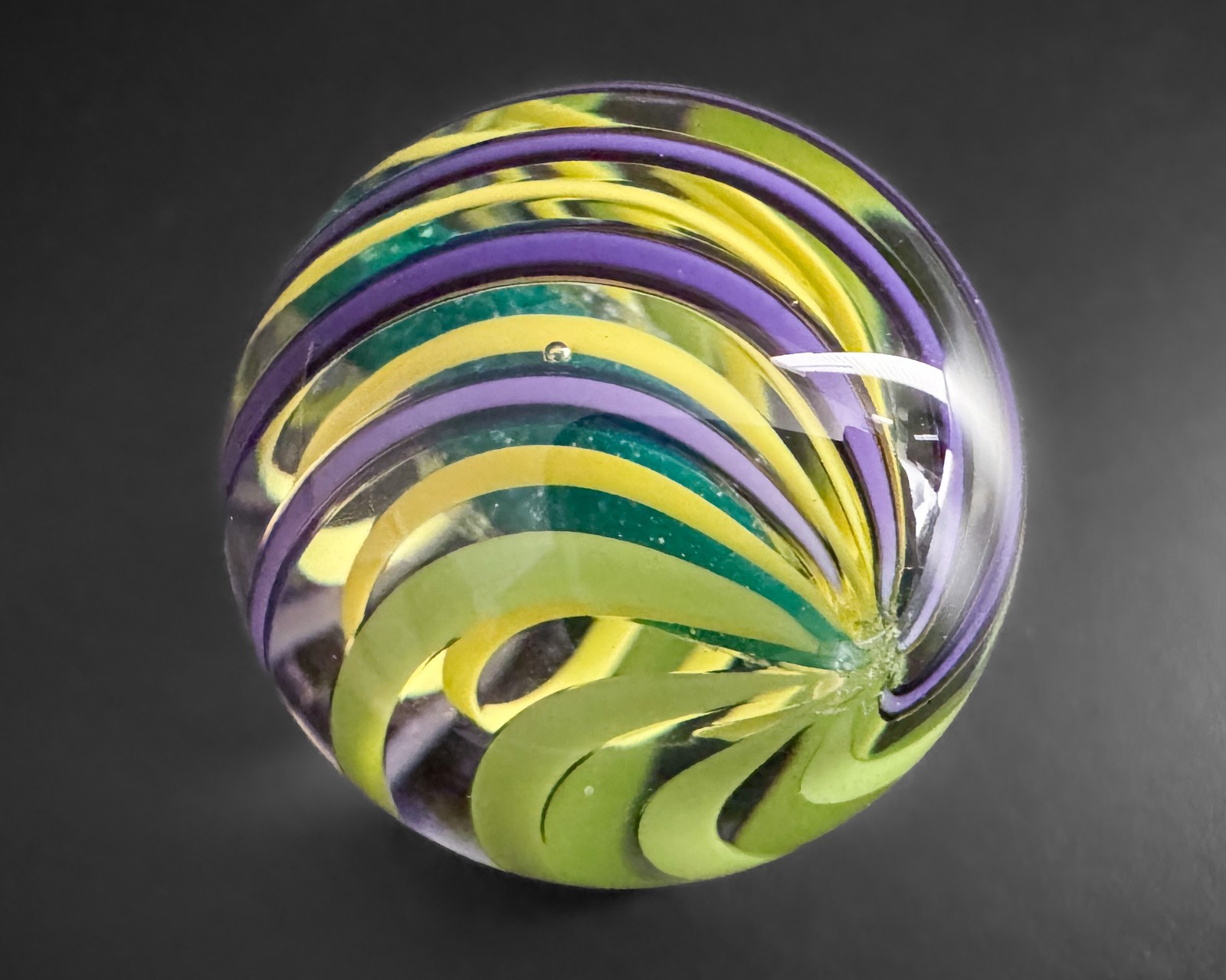 Eddie Seese 1.27″ 2004 Purple Yellow Green Handblown Ribbon Art Glass Marble