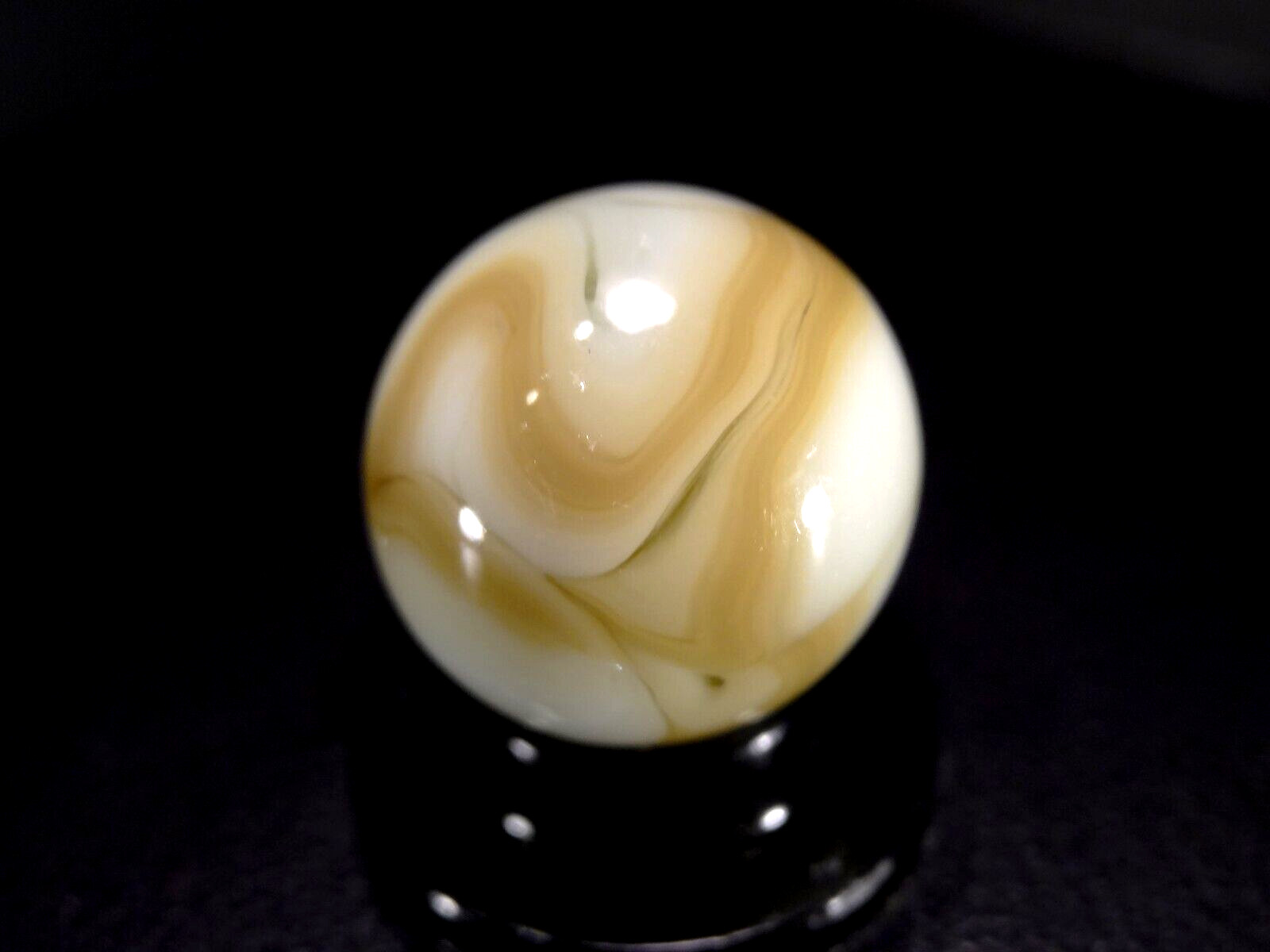ALLEY AGATE * BUCKSKIN * w/ OPAL GLASS Great Colors & Pattern WET MINT !