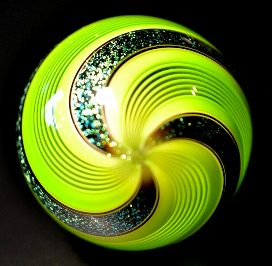 HOT HOUSE GLASS MARBLE/1.815″-LIME BANDED FINE LINER #66-GRASS GREEN DICHROIC