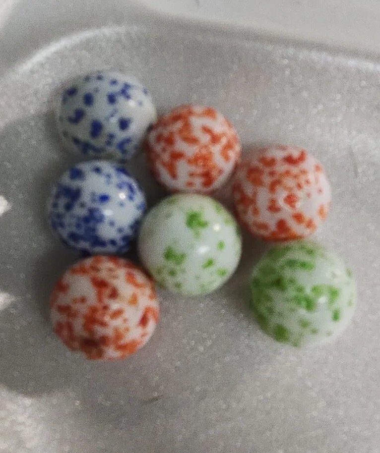 Speckled Marbles Glass 2 green 2 blue 3 orange standard size lot d1