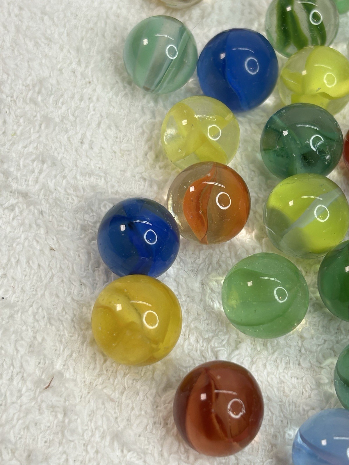 Vintage Lot of 100 Cat’s Eye Marbles Possibly Some Hybrid or Banana ? Lot 3
