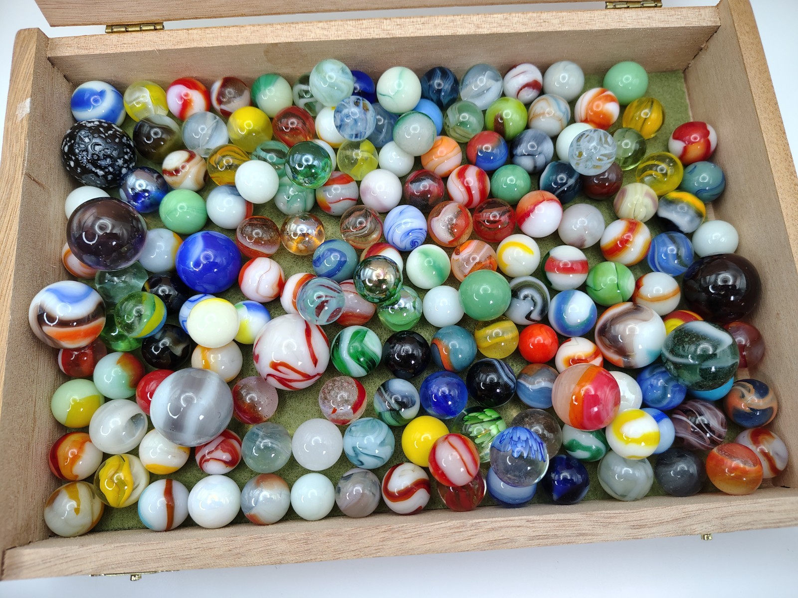 Cigar Box Full of Vintage Mixed Marbles, some UV, great variety NM+
