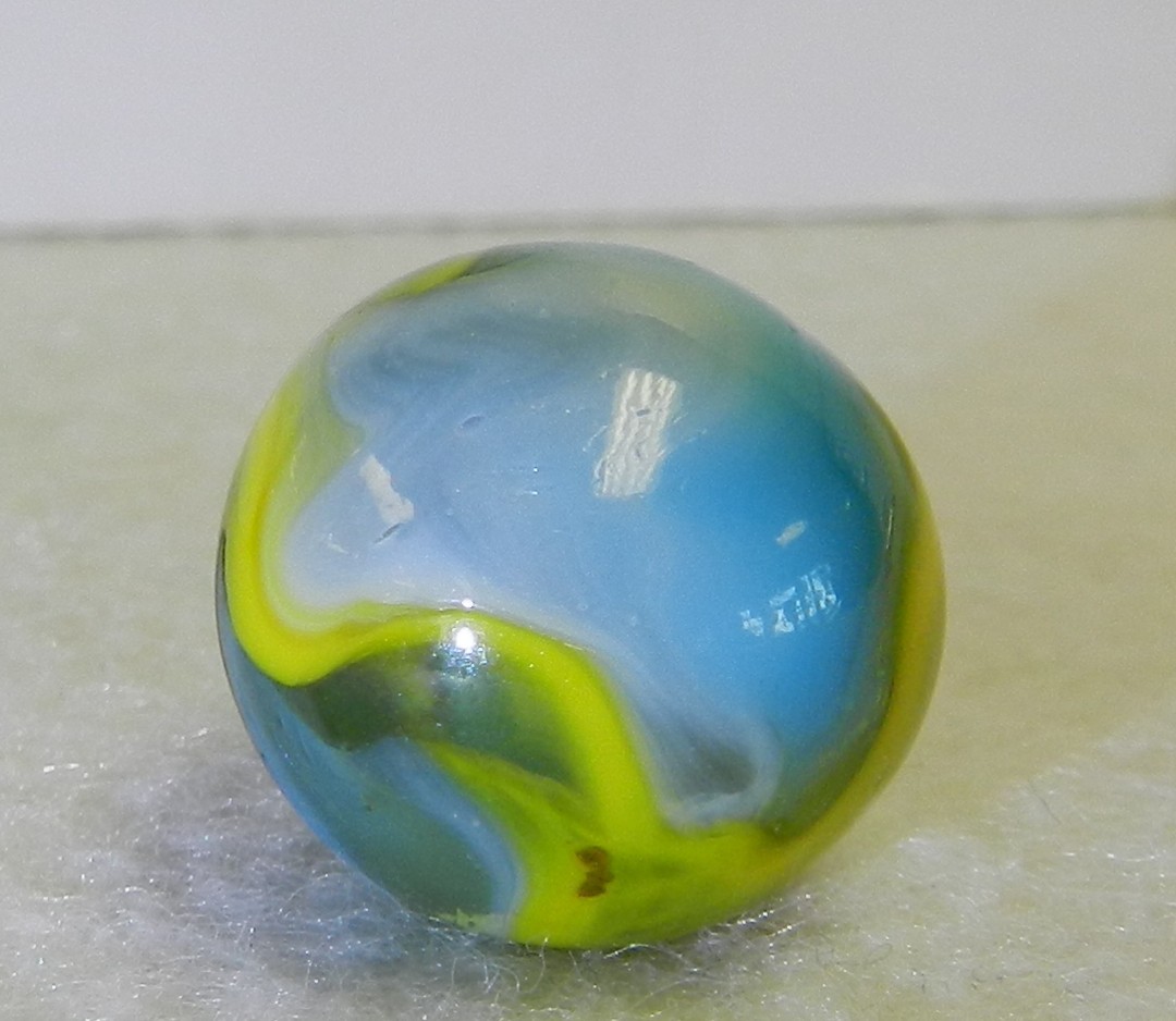 #21030m Vintage Peltier Glass Swirl Marble .64 Inches