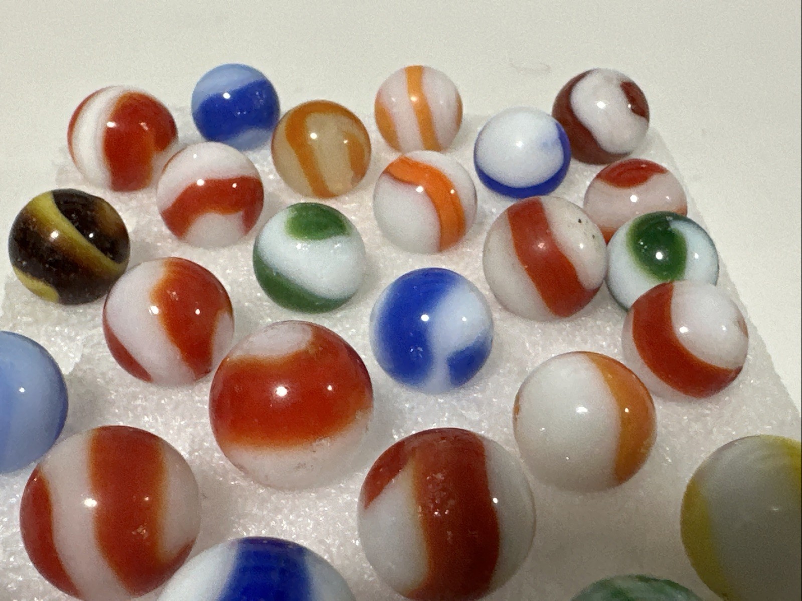 414 Lot Of 31 Akro Agate Prize Name Vintage Marbles! Played With