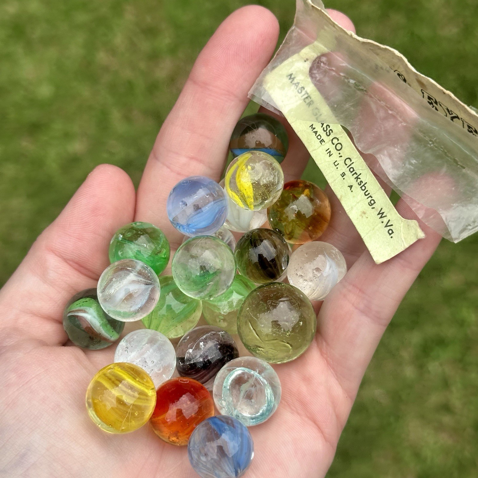 Lot of 22 Master Glass Co. Cats Eye Vintage Marbles 1950s Some Glow *Read Desc.