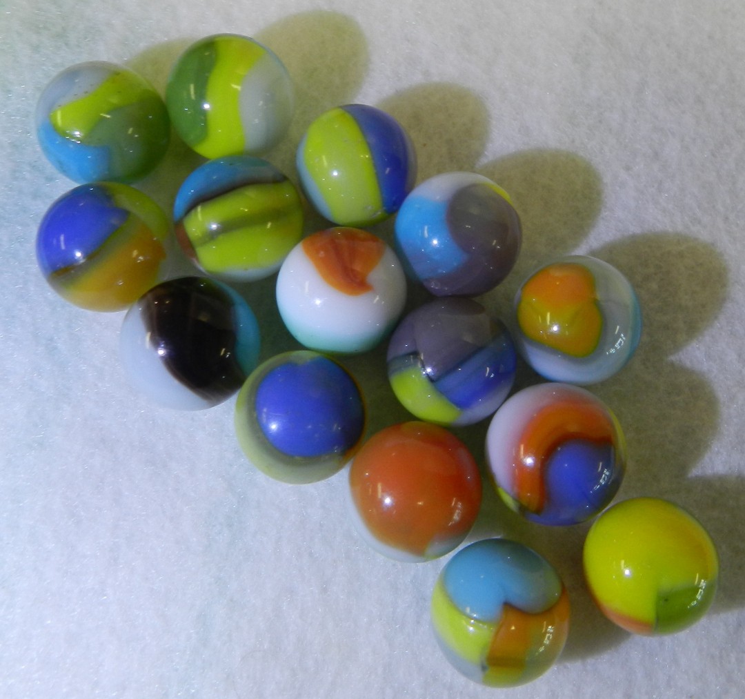 #21133m Nice Group of 15 Vitro Agate Marbles .59 to .62 Inches