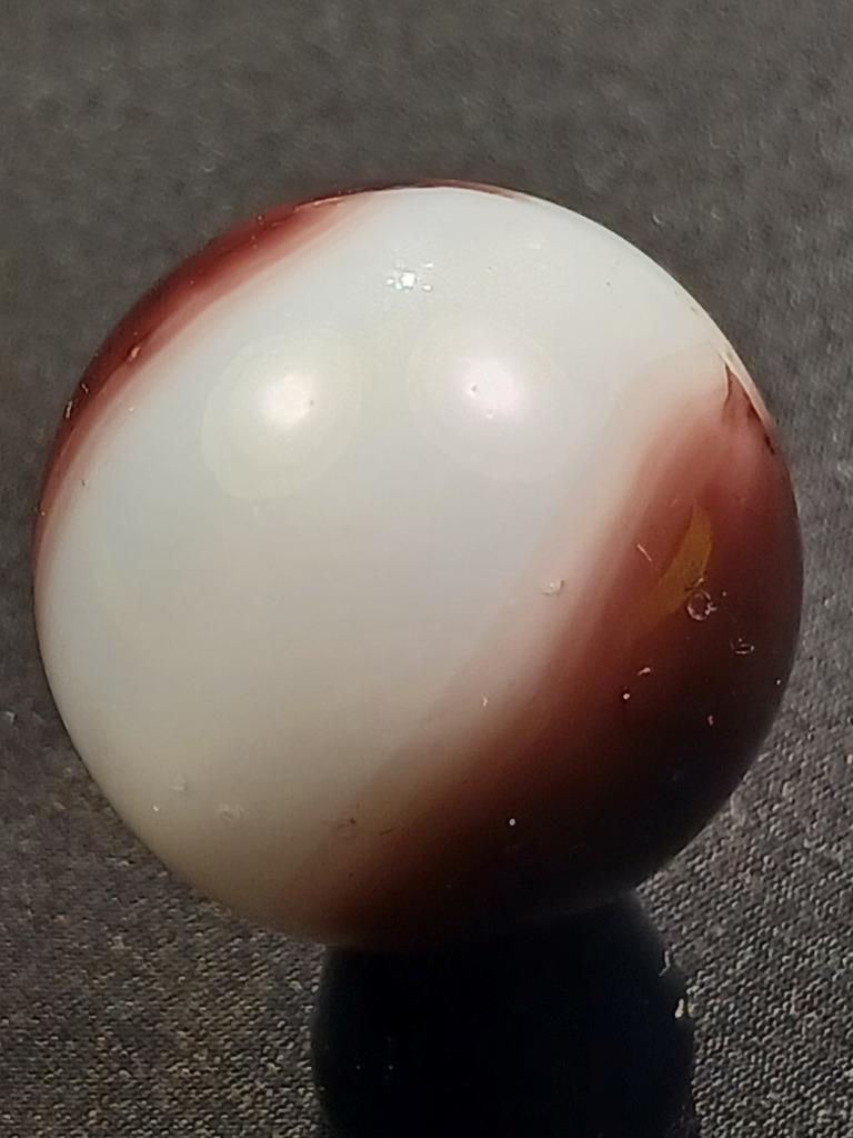Marble King .93″ Chestnut Brown Pearl White Shooter Near Mnt Serious Marble A385