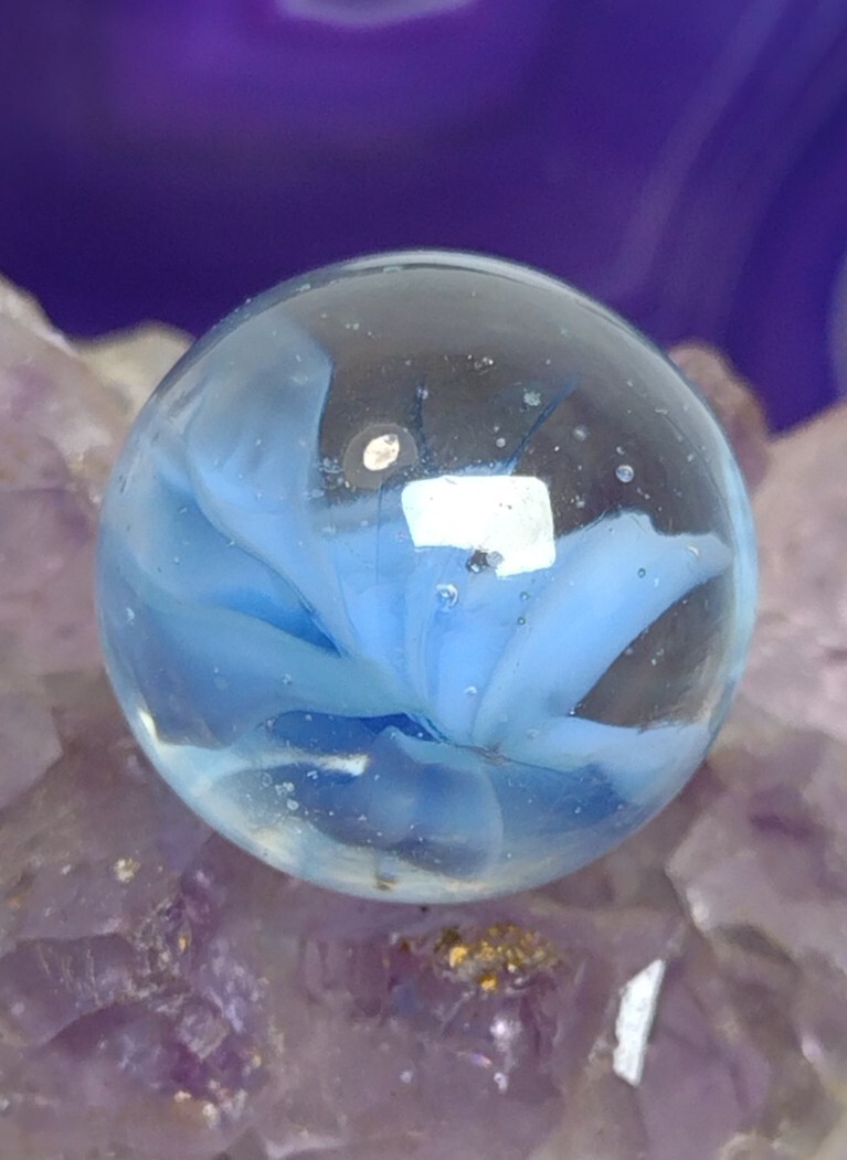 Vibrant Blue Ribbons 🌊 CLEAR BASE Vitro ? American Made Vintage Marbles .64″ NM