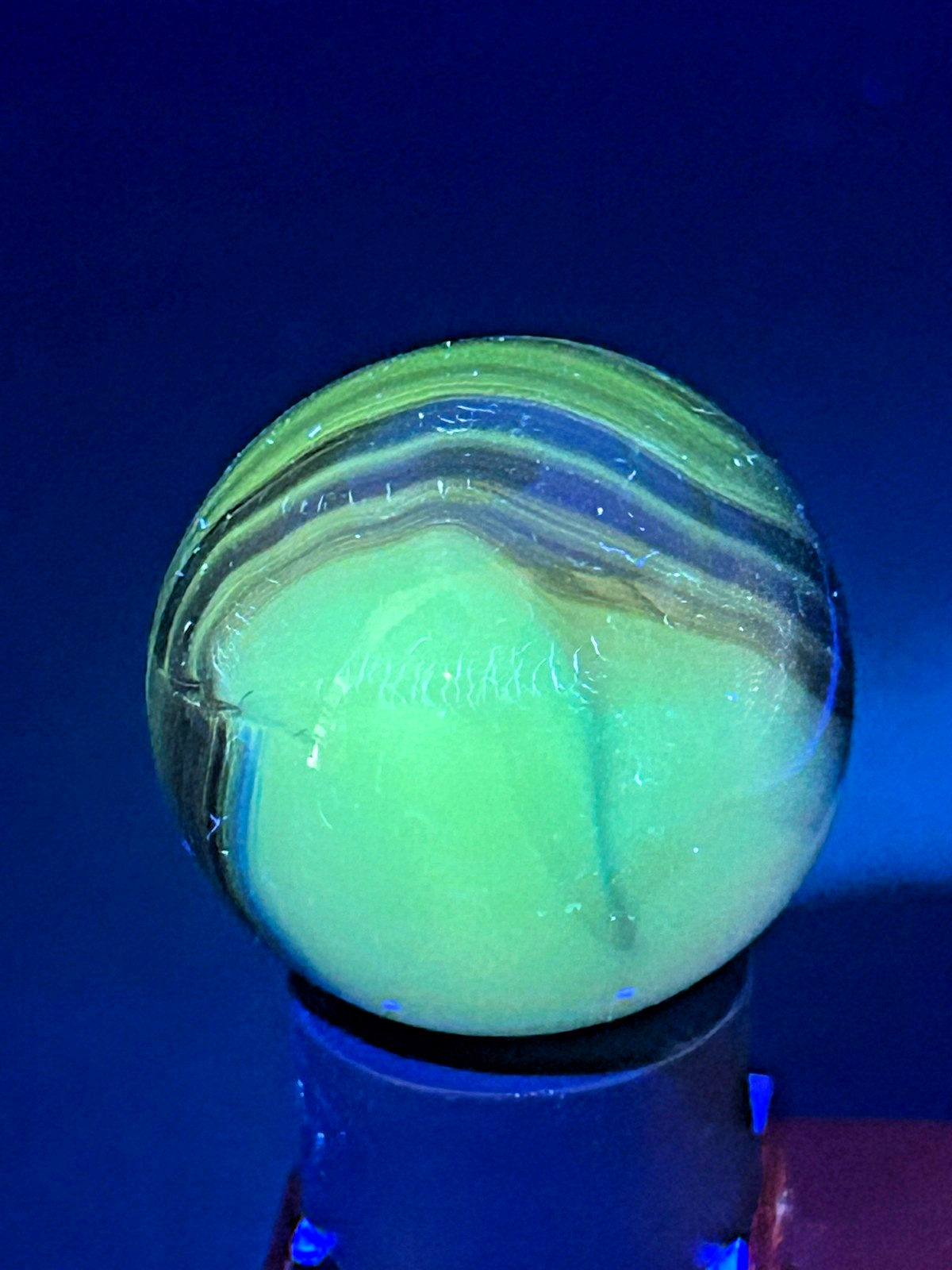Akro Agate Patch Marble Blue & Purple Ribbons UV+ 1″ Shooter Wet Mint, SH21