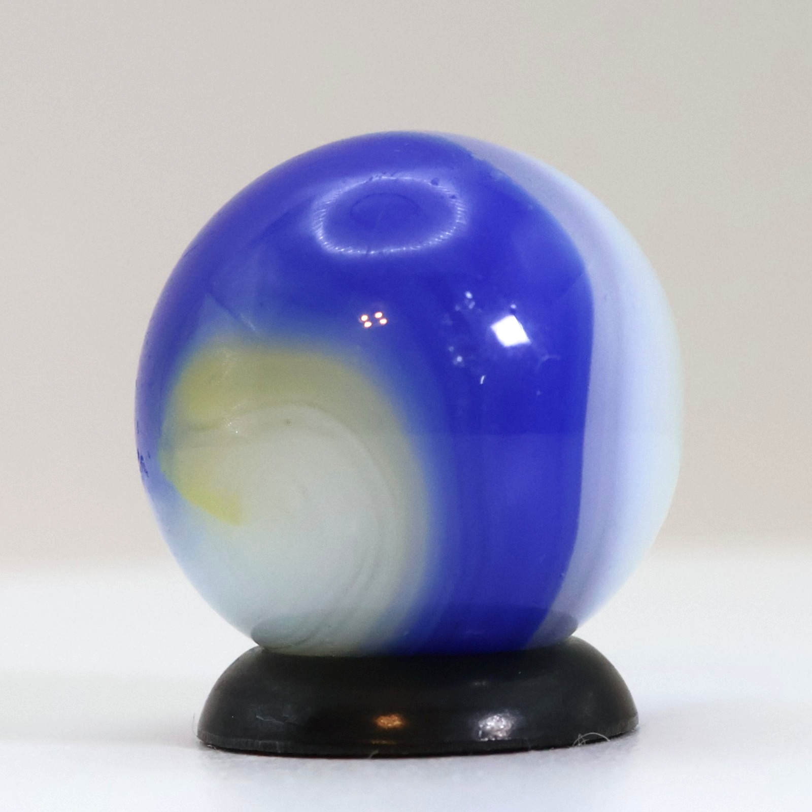 5/8″ Akro Agate Special Corkscrew marble Blue Yellow White NM++