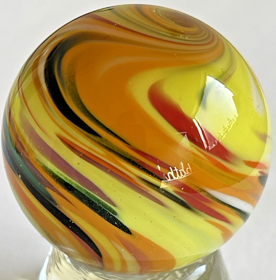 2015 RICK DAVIS MARBLE SIGNED HANDMADE GLASS ART 1.49″ ORANGE RED BLUE GREEN