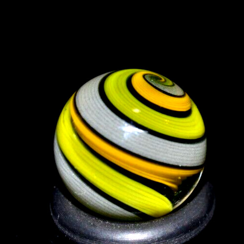 BRYAN TRILLAS GLASS MARBLE/.574″-BUTTERNUT & MILK BLACKLIGHT-LIME,MILKY WHITE +