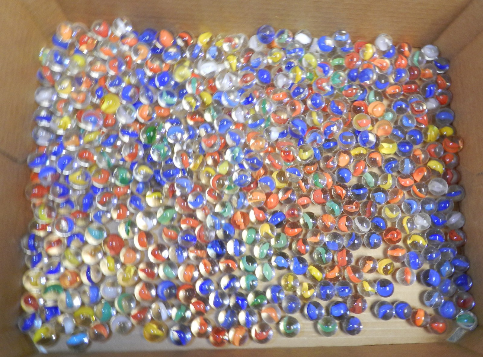 #19742m Huge Wholesale Bulk Lot of 500 Peltier Glass Cat’s Eye Marbles