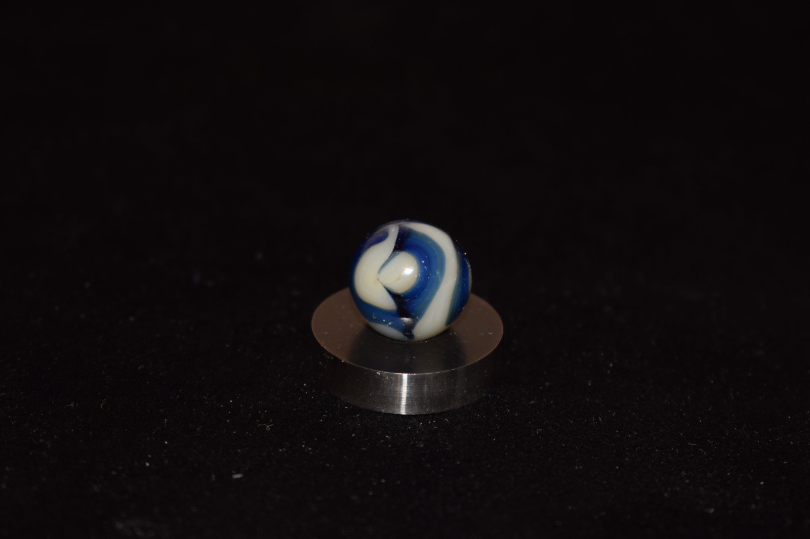 👀⏩Vintage Exceptional Ravenswood Cobalt 🔵Gray Base Toy Marble Size .635 MINT