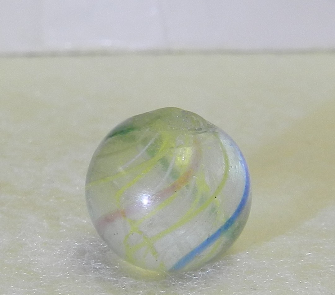 #21062m Small .51 In Vintage German Handmade 2 Color Latticino Swirl Marble