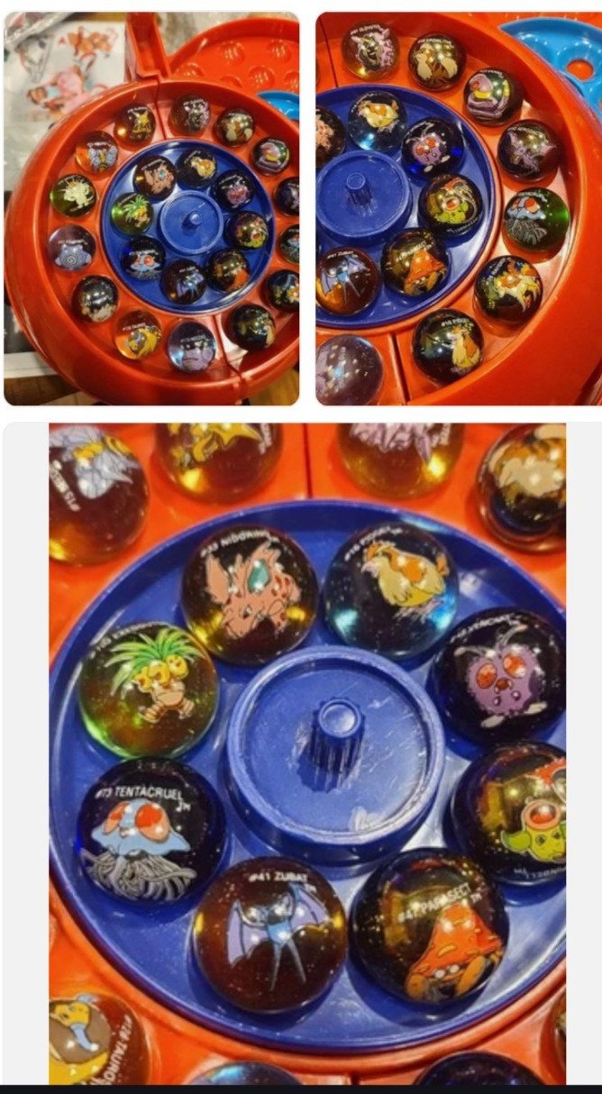 Vintage 1999 Pokémon Collector marbles carrying case w/25 marbles/Orig See Pics
