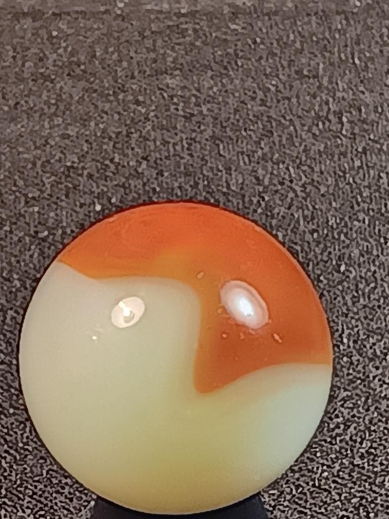 5/8″ Peltier Vitro Chili Red Patch Pearl White Near Mint Serious Marble A700