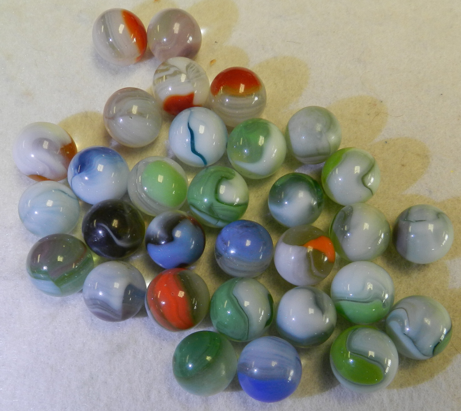 #16767m Vintage Group of 30 Vintage Vitro Agate Marbles .61 to .65 Inches