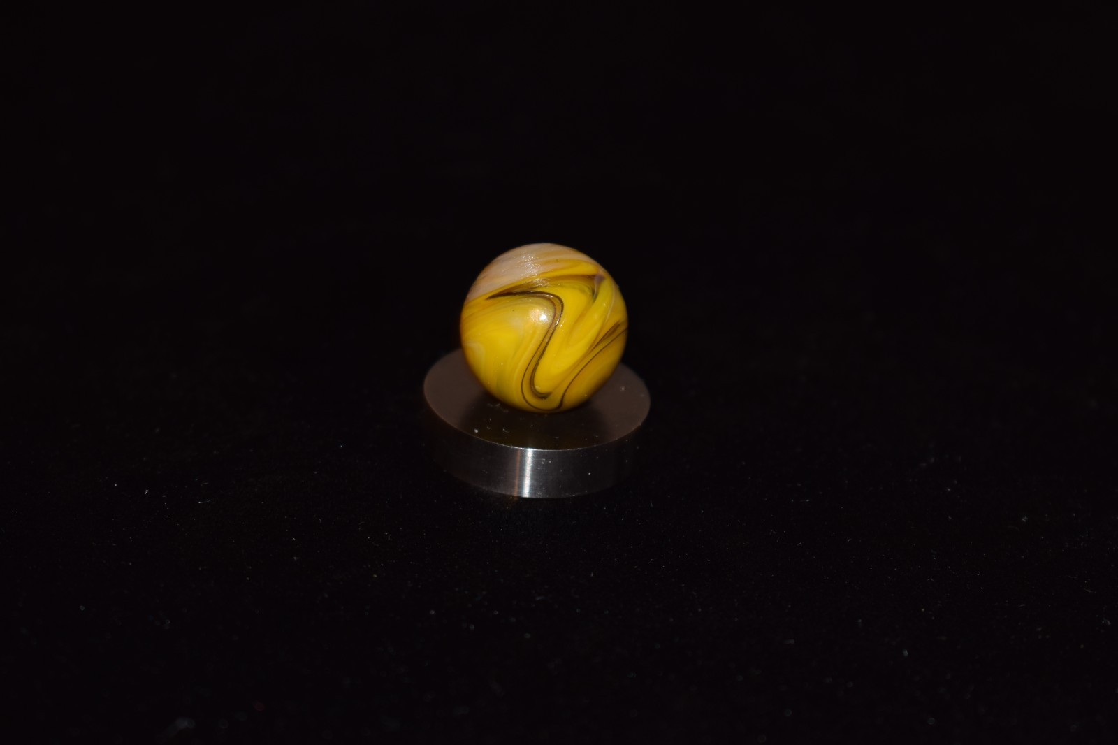 JABO/⏩DAS 🐏 Rams Head Patten🐏 Opaque Swirl Marble Size .718=23/32″=18mm MINT