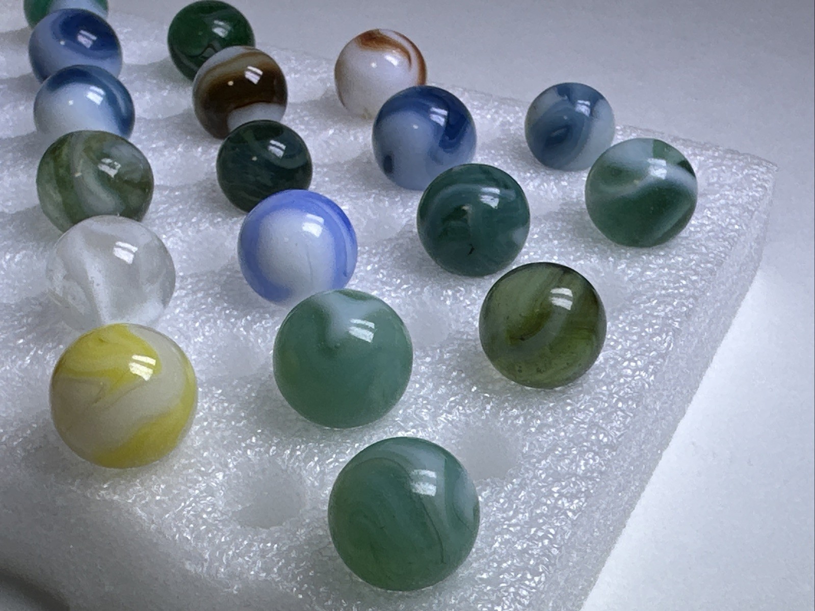 370 Lot Of 30 Vintage Cairo Swirl Marbles!