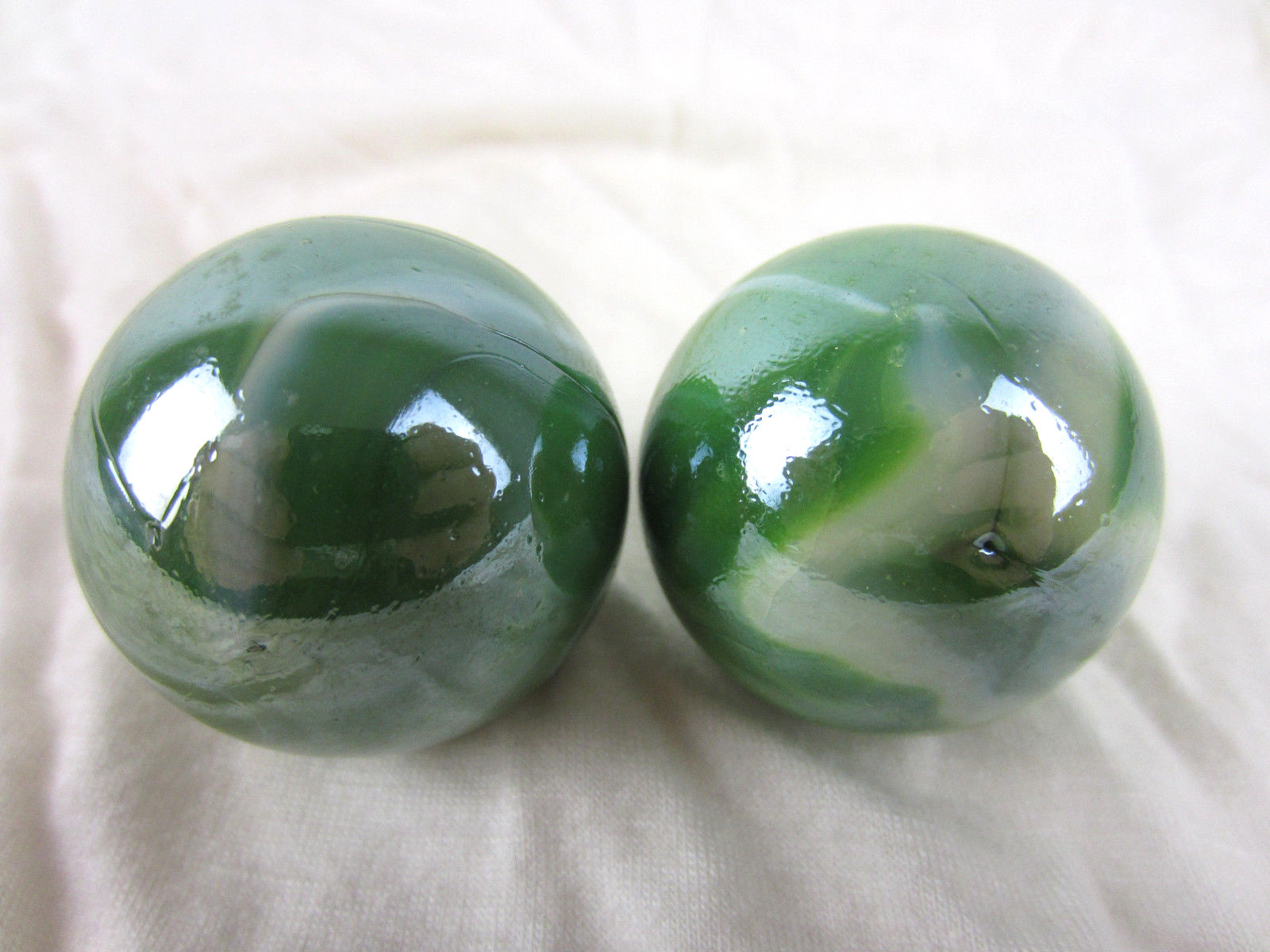 2 BOULDERS 35mm FUNGUS Marbles glass ball Green White Iridescent LARGE Swirl