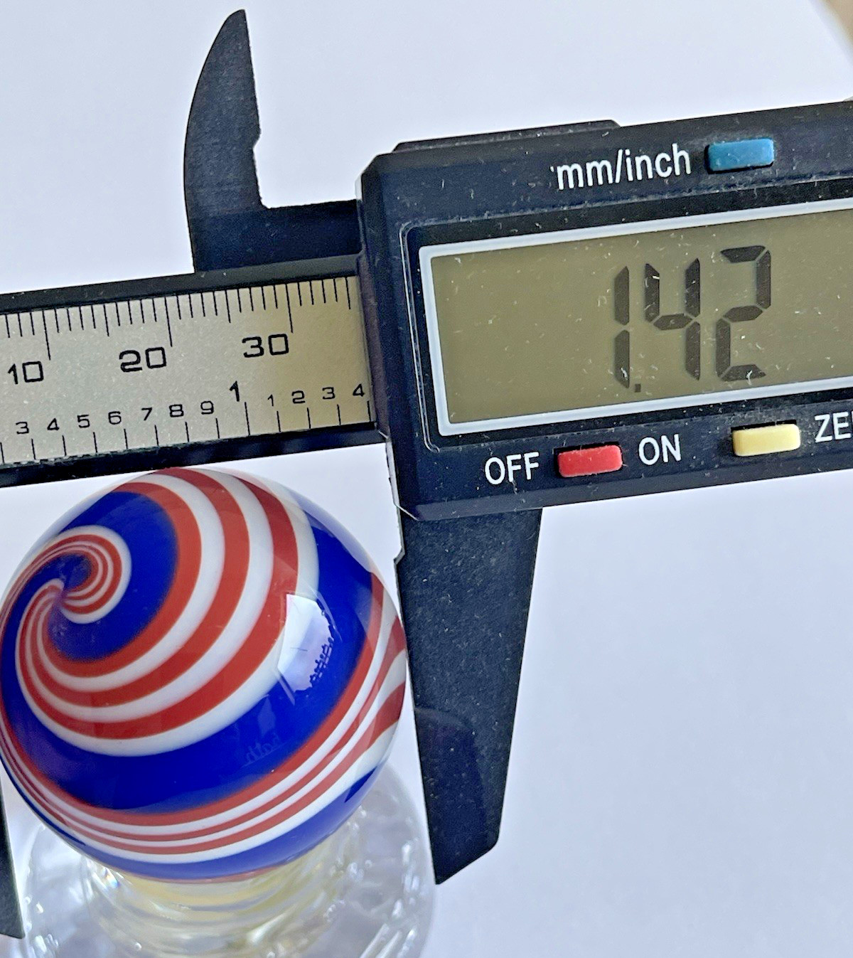 04 STEVE DAVIS SIGNED MARBLE HANDMADE GLASS ART RED WHITE & BLUE PATRIOTIC SWIRL