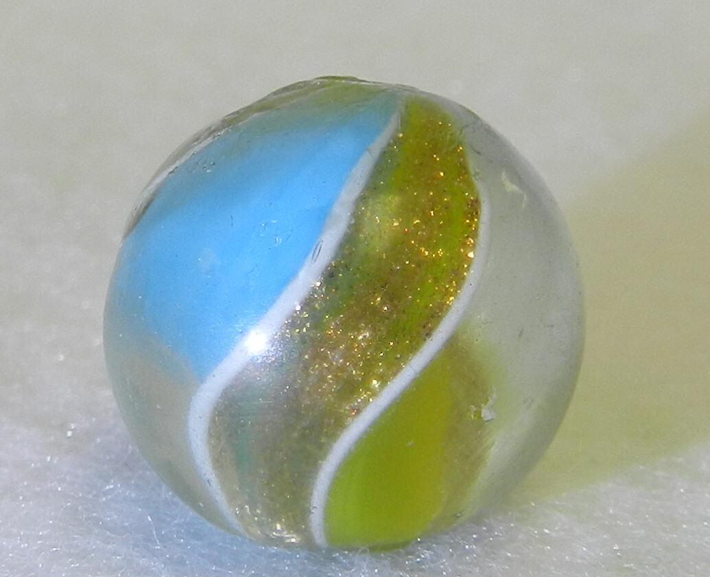 #17239m Vintage German Handmade 2 Color Ribbon Lutz Marble .65 In