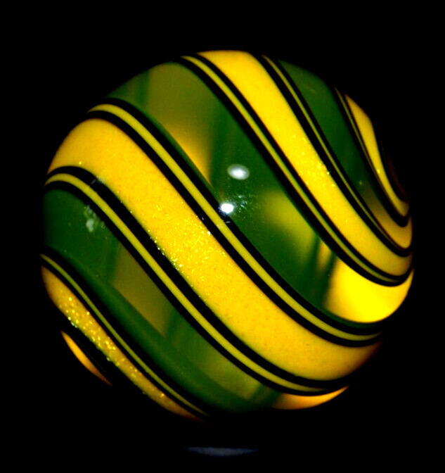 HOT HOUSE GLASS MARBLE/1.430″-SUNFLOWER DICHROIC STRIPE-BLACK,TRANS.YELLOW