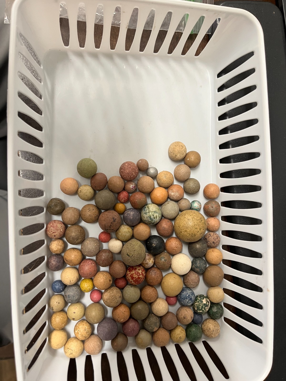 100 ANTIQUE VINTAGE CLAY MARBLES LOT (MULTI COLORED, IRREGULAR SHAPES) 11.28 OZ