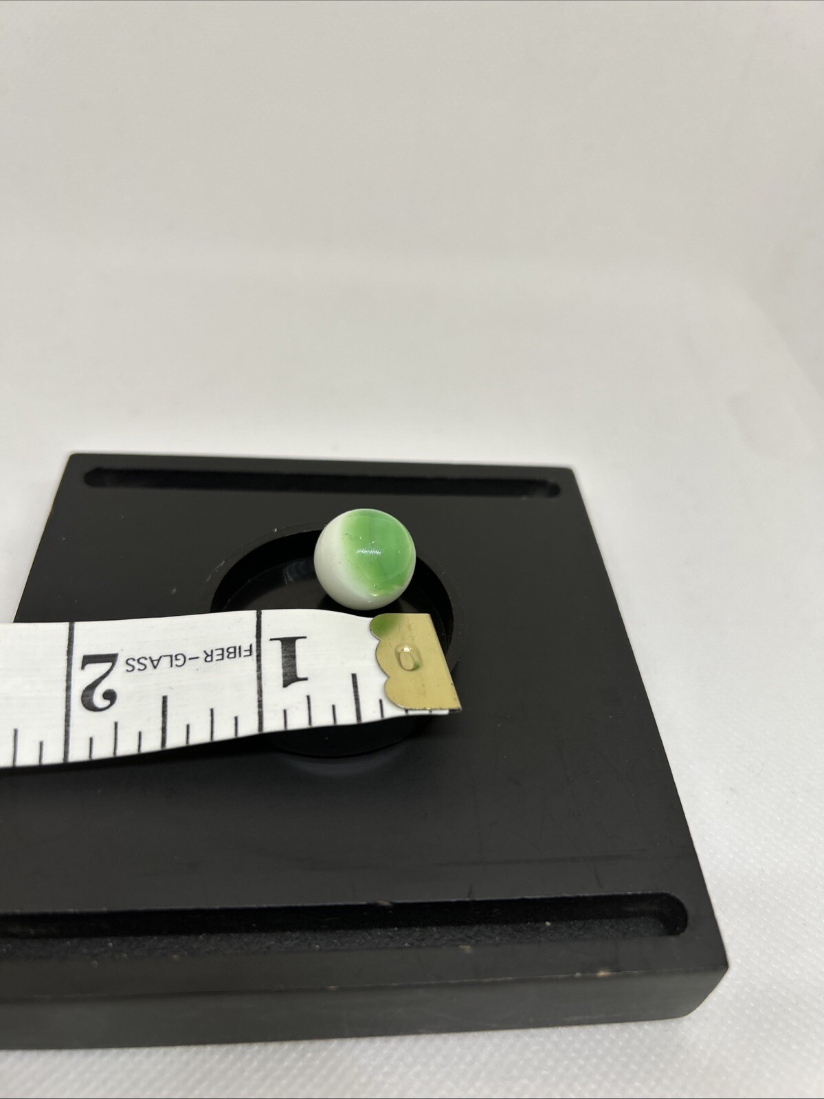 ART GLASS MARBLE URANIUM BLACKLIGHT GREEN glow