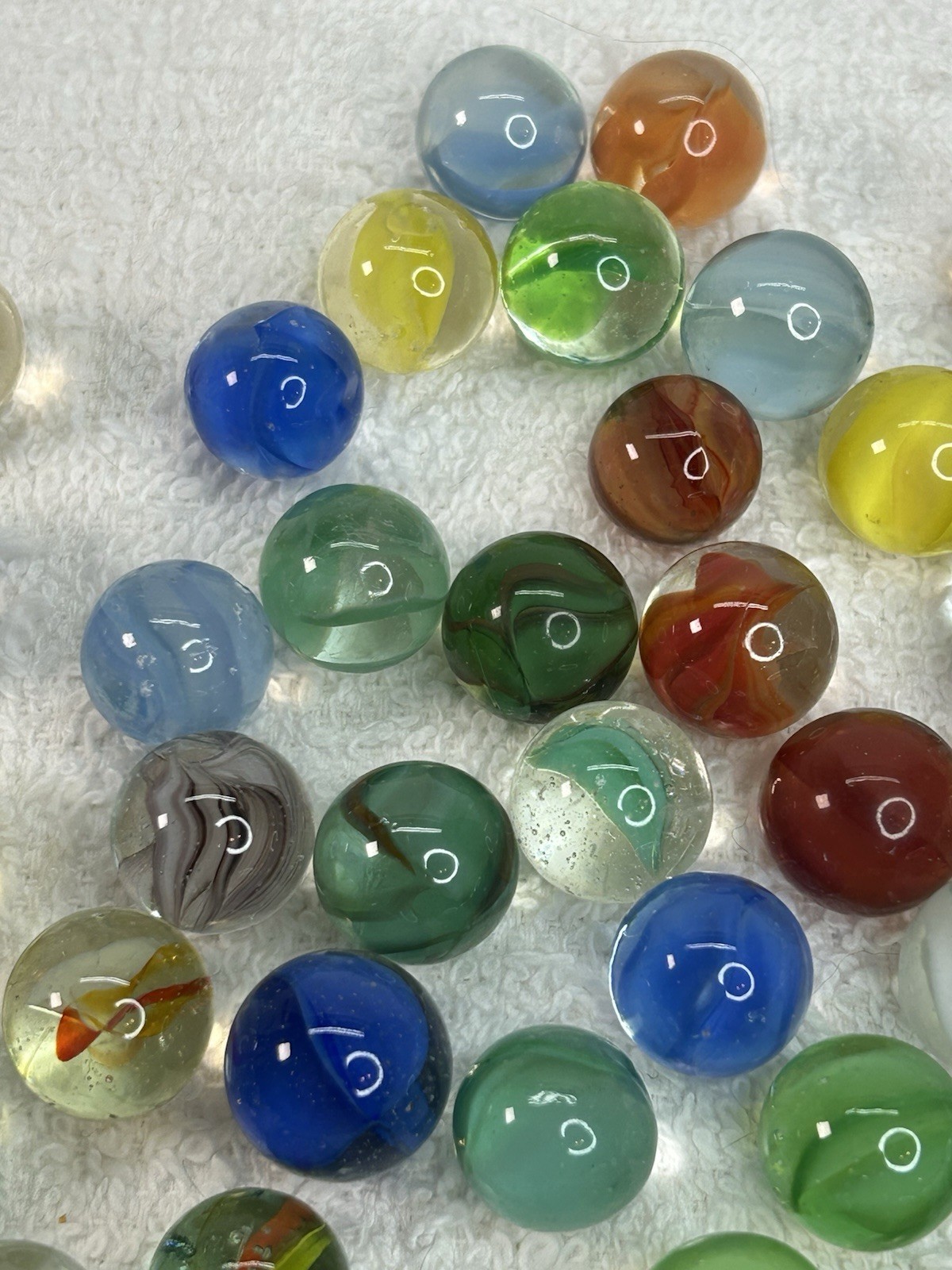 Vintage Lot of 100 Cat’s Eye Marbles Possibly Some Hybrid or Banana ? Lot 3