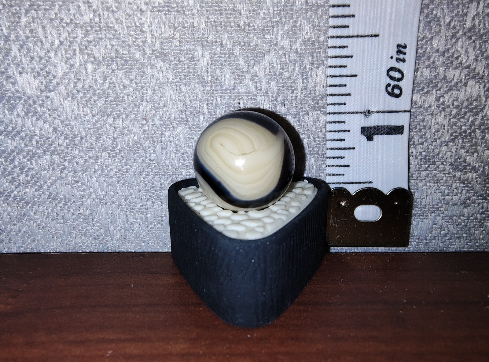 AKRO Agate? MARBLE Peltier? HEART shape SWIRL 1.2 cm .20 Oz!