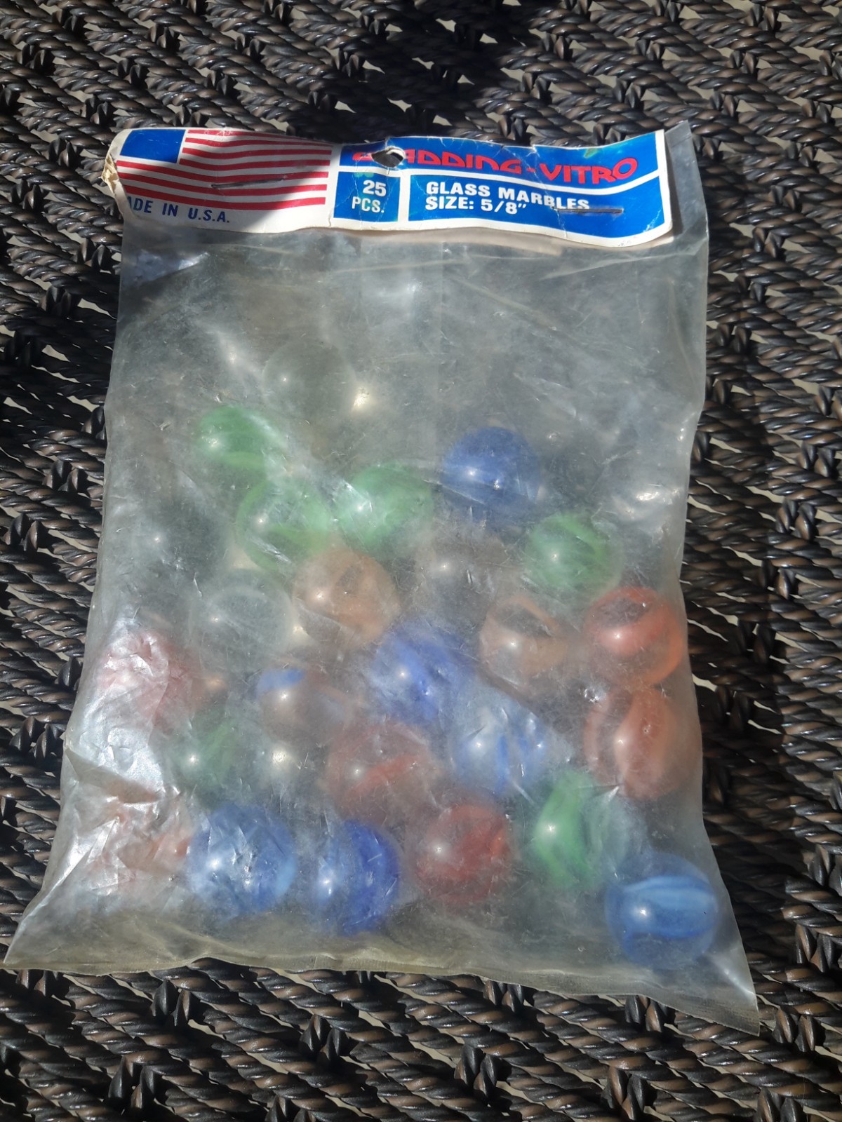 25 Vintage Vitro Agate Gladding Cat’s Eye Marbles In Original BAG.PARKERSBUG W.V