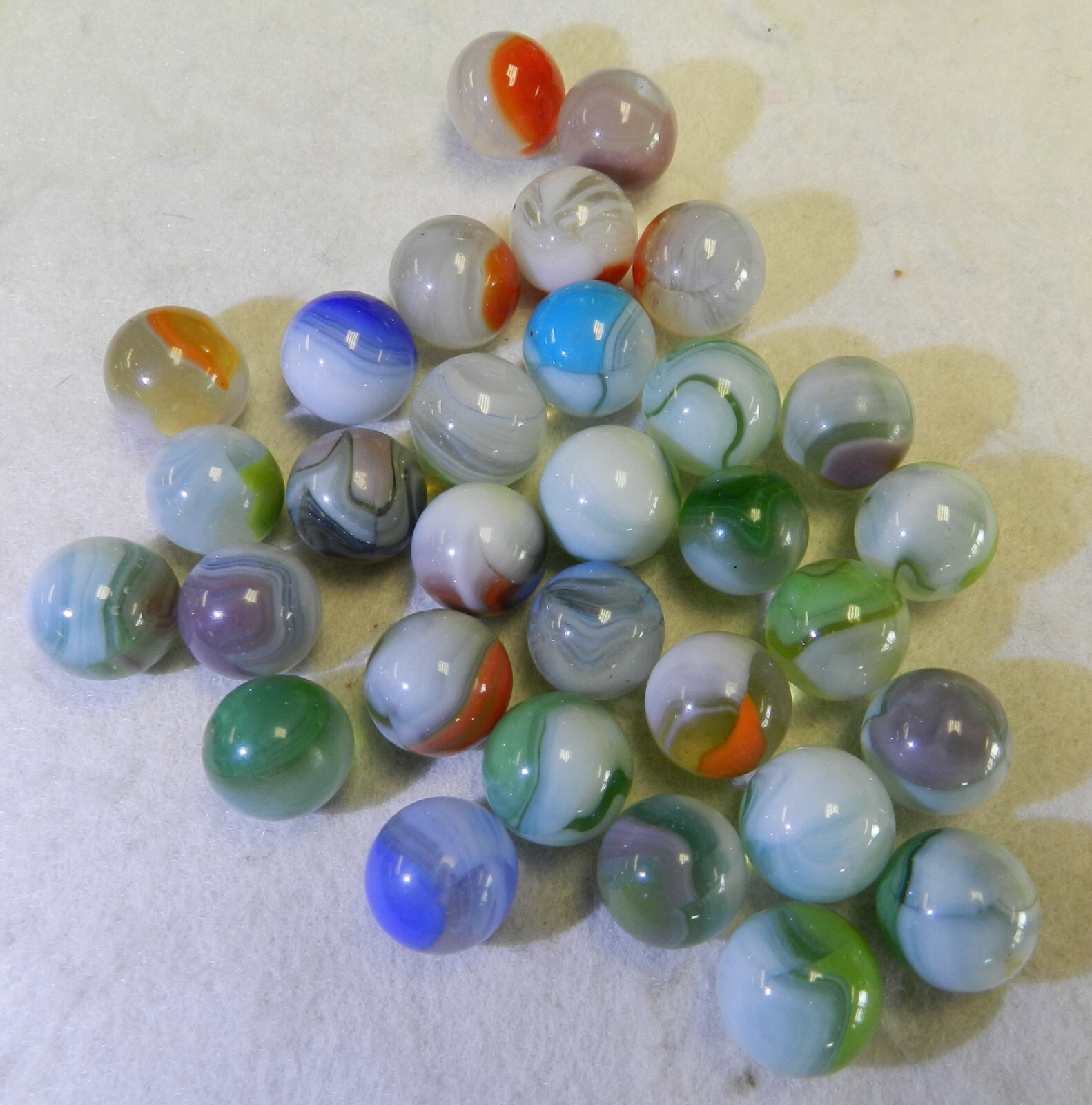 #16767m Vintage Group of 30 Vintage Vitro Agate Marbles .61 to .65 Inches