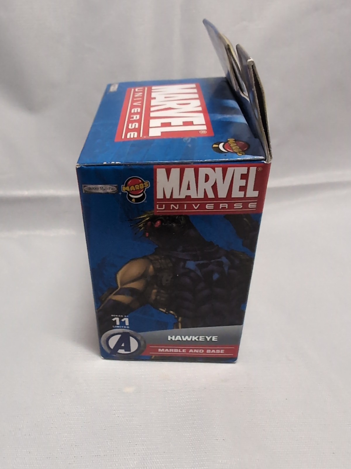Marvel Universe Marbs Hawkeye Marble and Base BRAND NEW – Series 1(11)
