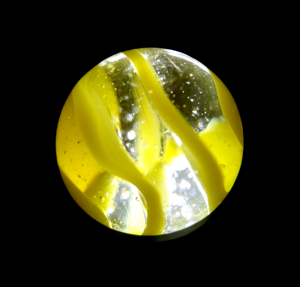AKRO AGATE YELLOW SNAKE 🐍 on CLEAR WET MINT 100+ Yrs old