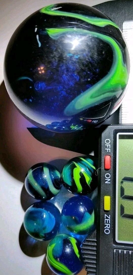 Mega Sea Turtle Marbles (1) 1.59 Inches & (5) .59 Inches