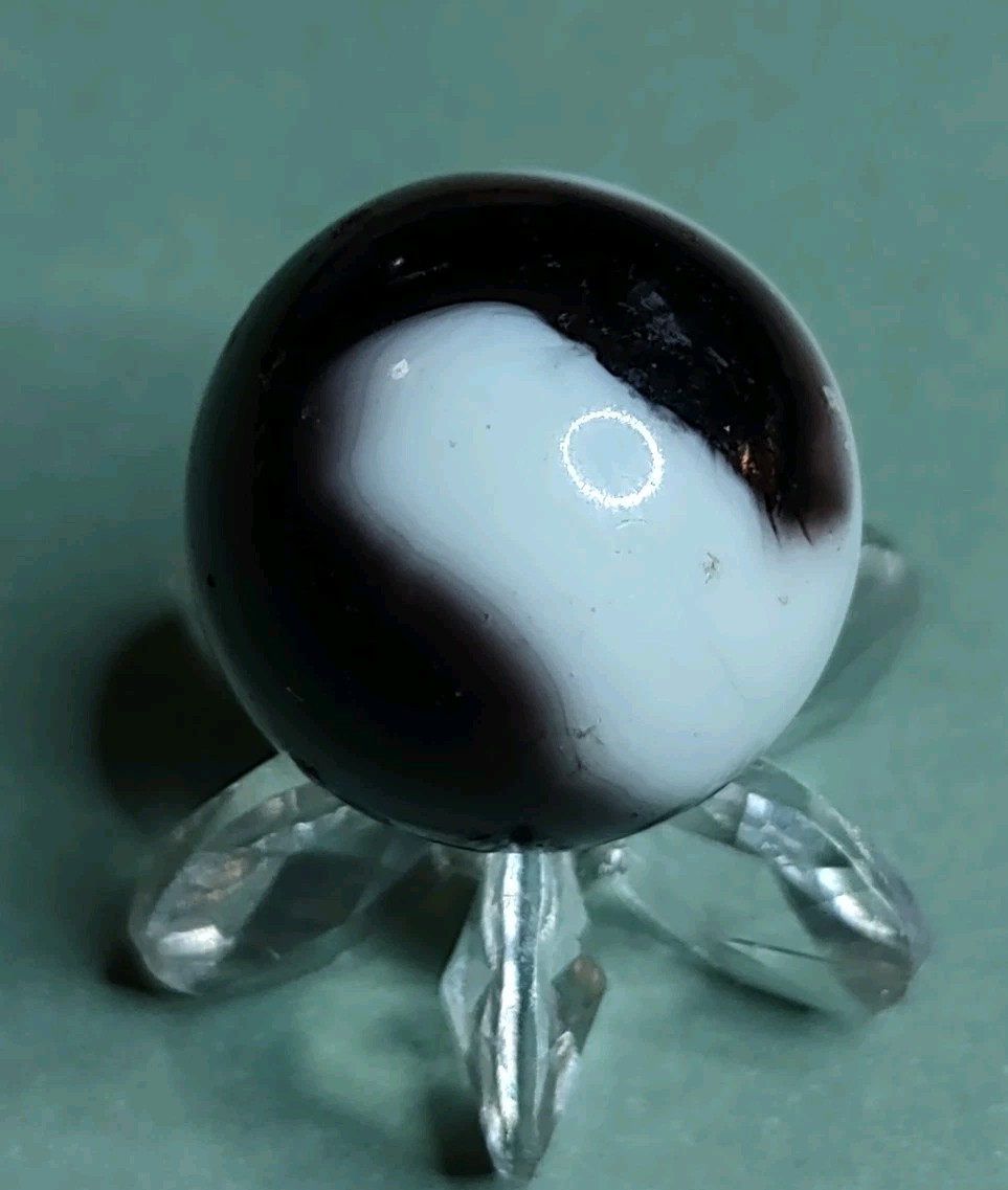 Dark purple & White Akro Glass Corkscrew Swirl Prize Toy Vintage Marble G .69″
