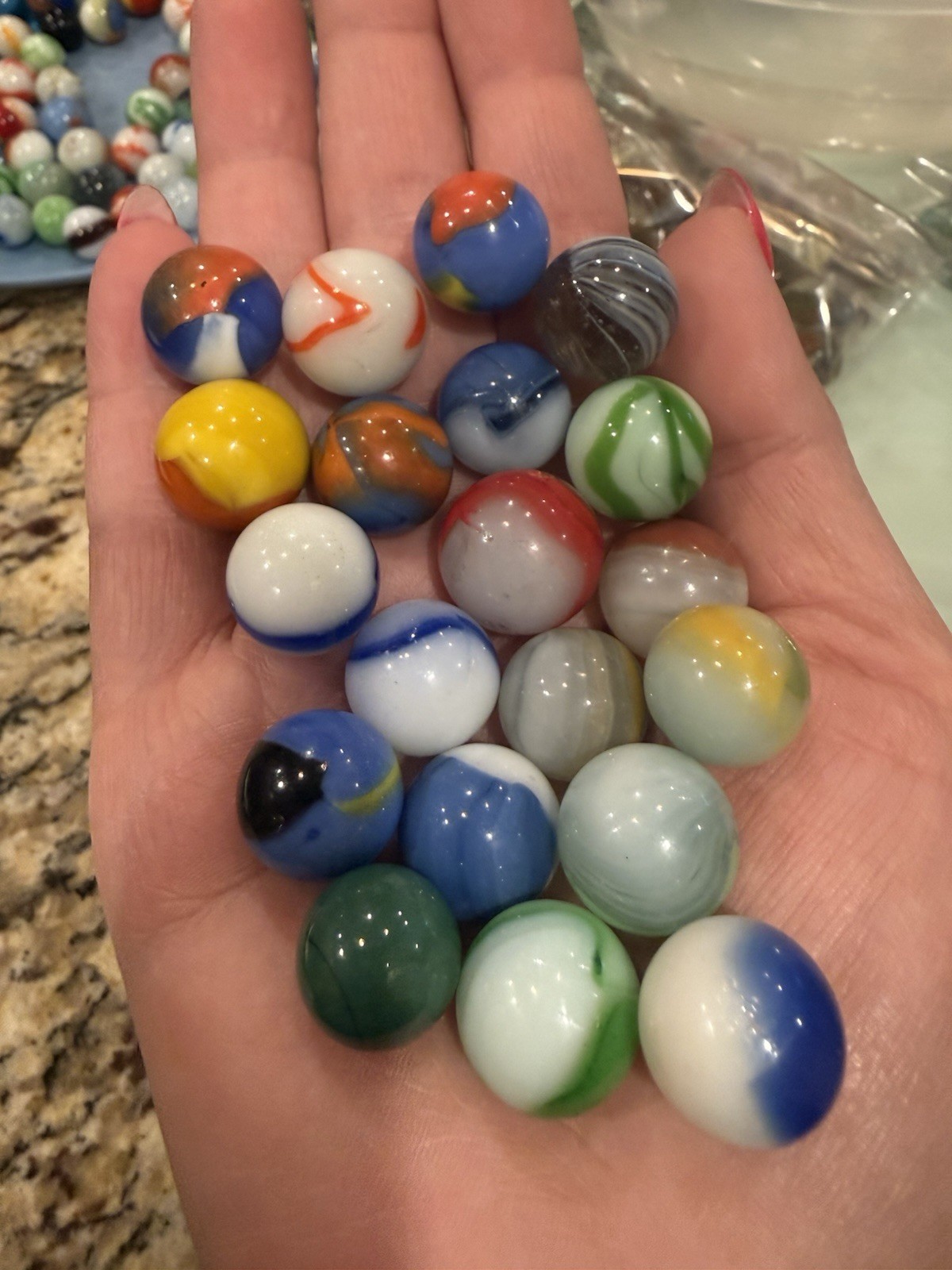 VINTAGE LOT OF 470+ GLASS MARBLES ASSORTMENT OF COLORS, STYLES & SIZES