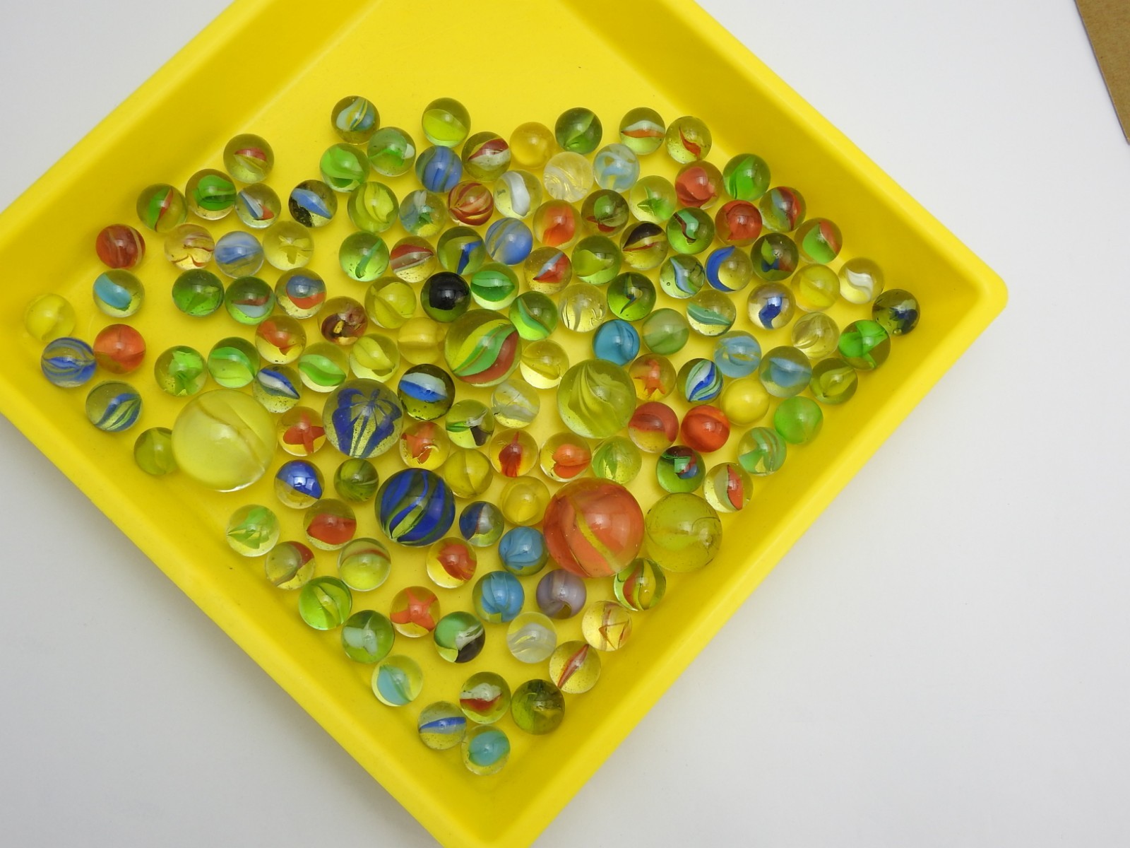 Vintage Marble Lot Mixed Sizes Swirl Cat’s Eye Glass Marbles Shooter Toy 100+