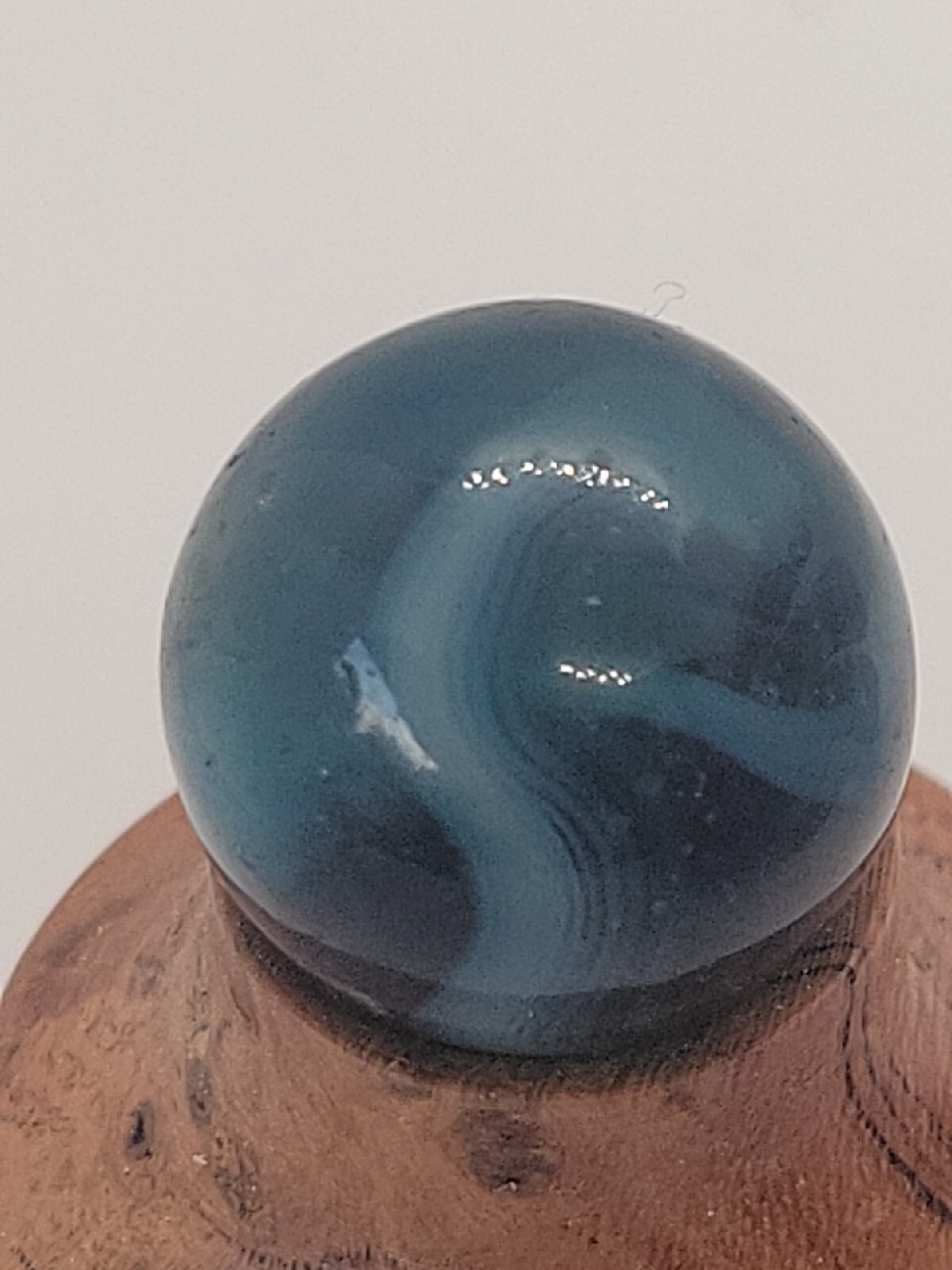 A20• Vintage Ravenswood Marble Brand, “Ravenswood Swirl” 5/8″ Near Mint Cond
