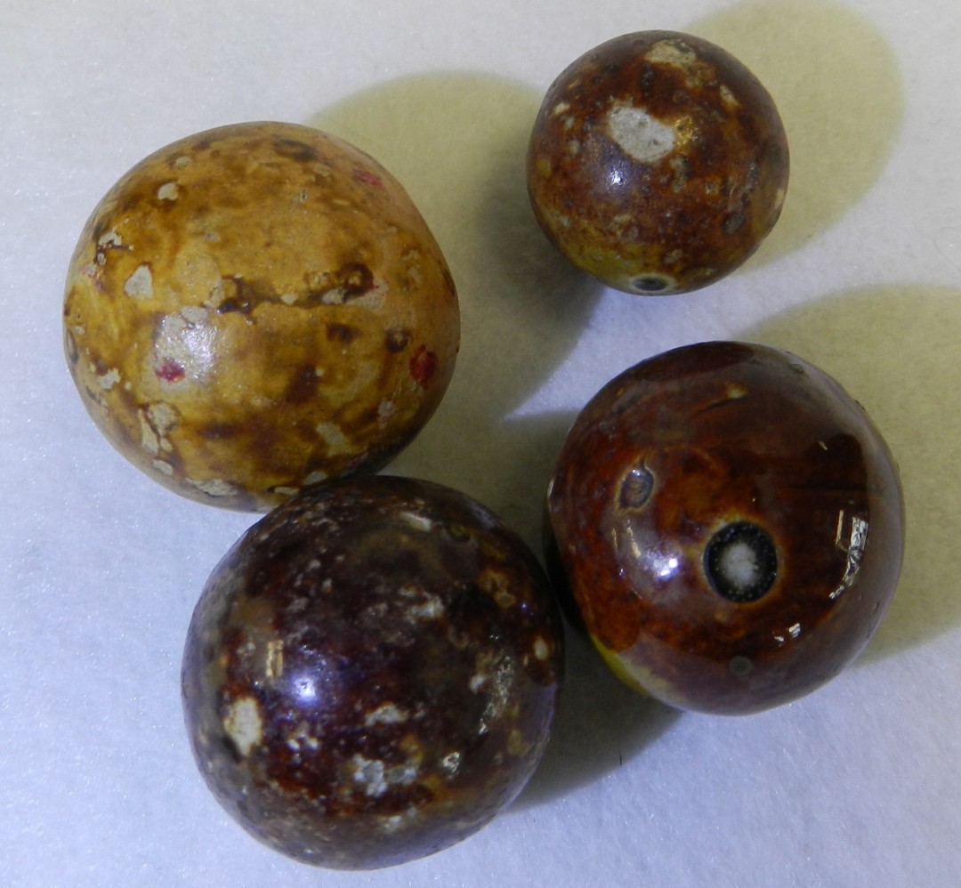 #20675m Vintage Group of 4 Larger Clay or Bennington Marbles .95 to 1.30 In