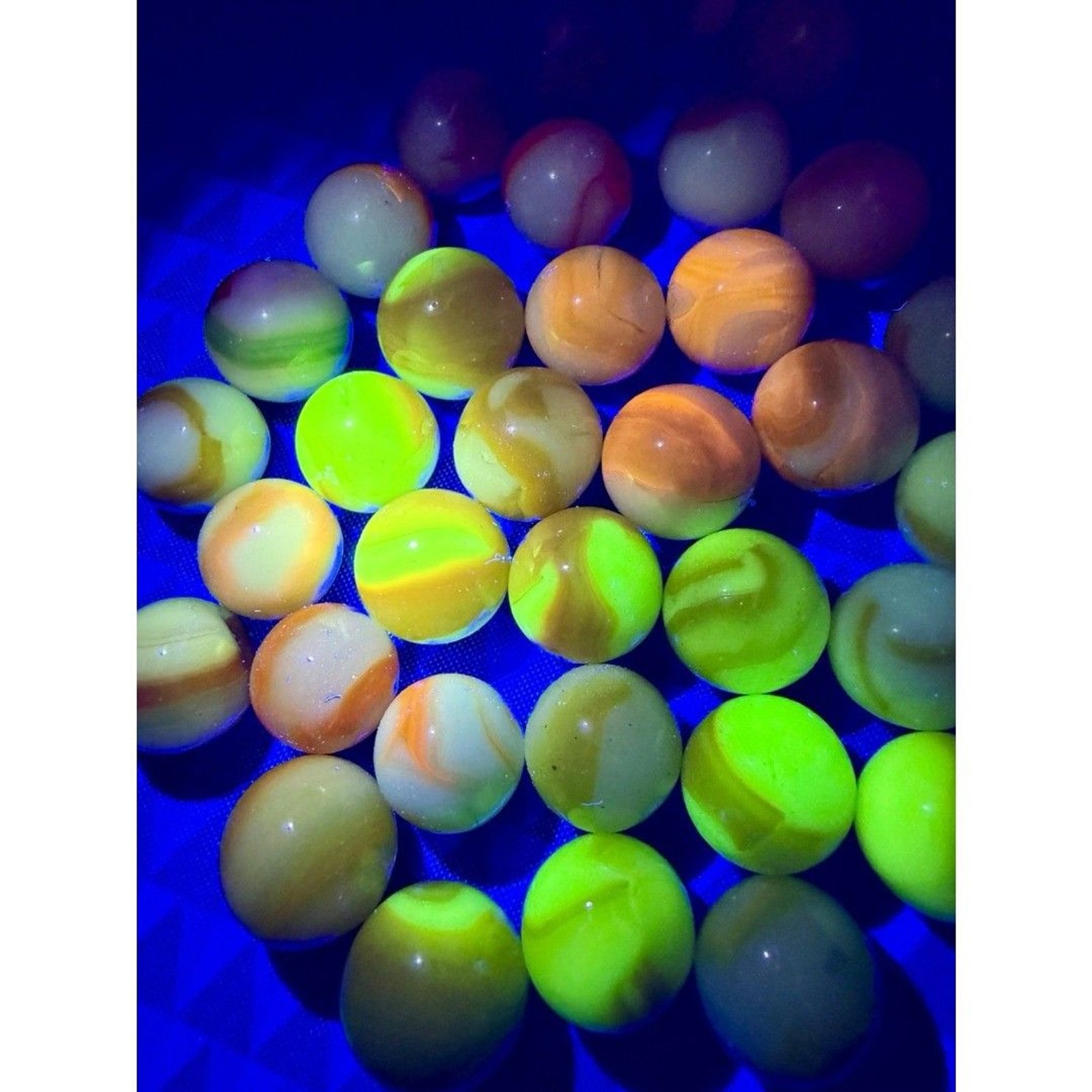 VTG Akro Agate Peltier Marbles Lot – 44pc Rainbow Yellow UV Glow