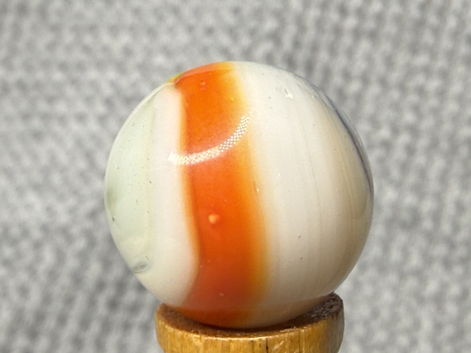 Vitro Agate UV Reactive Tri Lite Marble .63” NM(+)