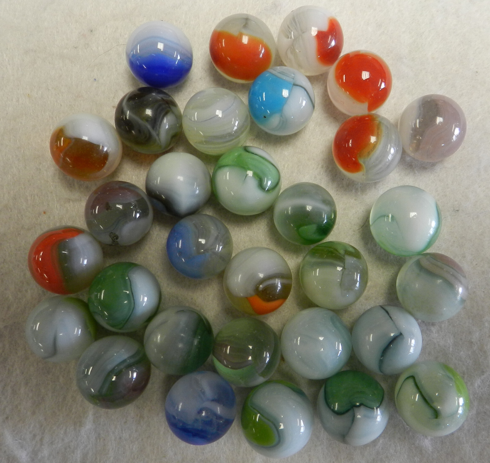 #16767m Vintage Group of 30 Vintage Vitro Agate Marbles .61 to .65 Inches