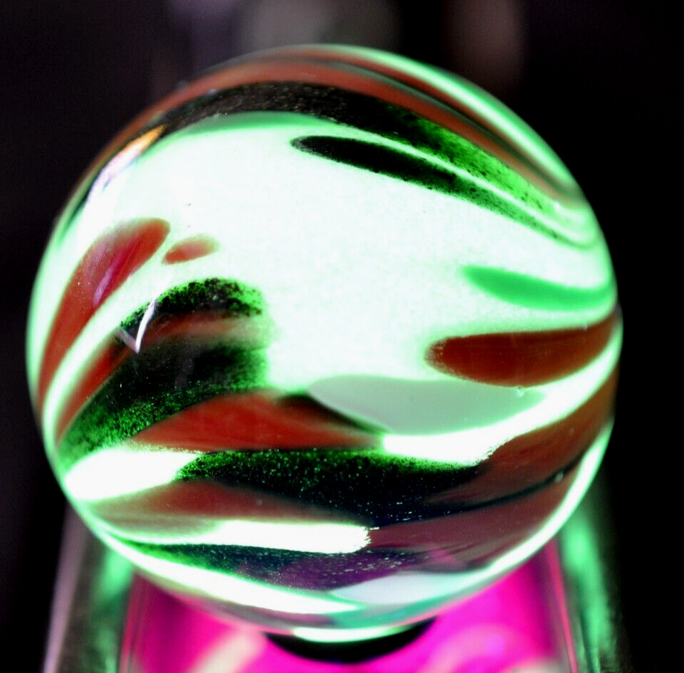 BRIAN TOSELAND GLASS MARBLE/1.797″-CHRISTMAS GUINEA-LIME GREEN UNDER BLACKLIGHT