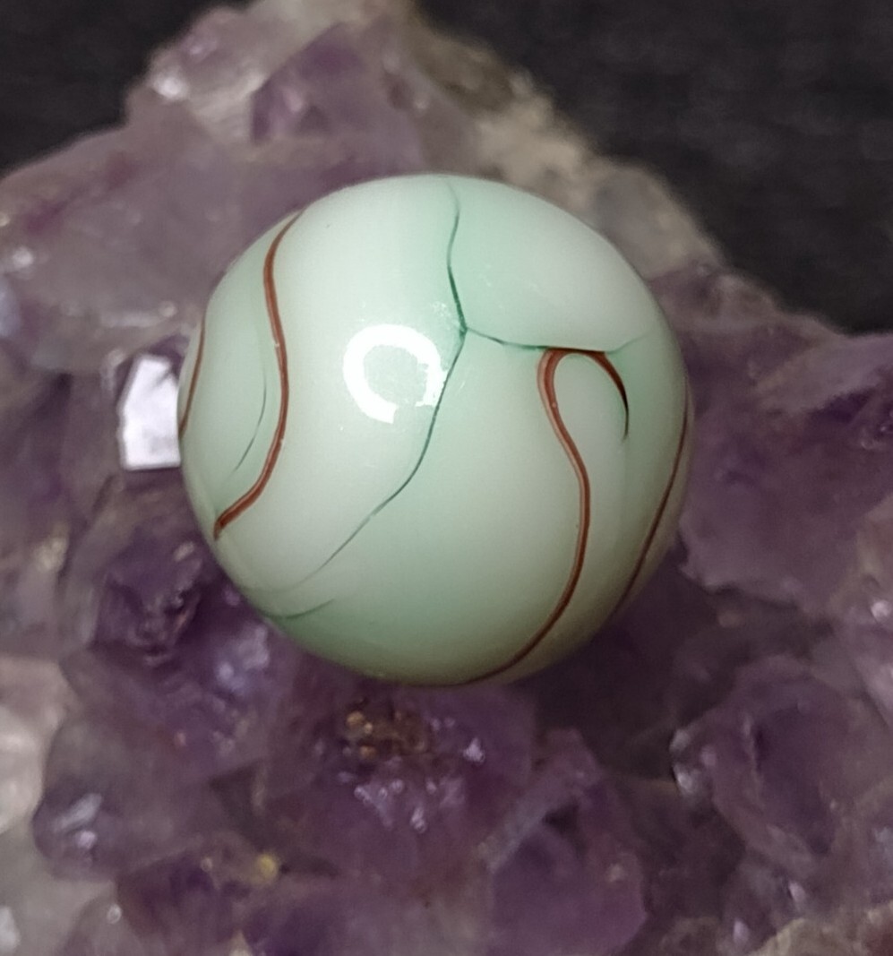 NM+ UV Tan & Green w/ Oxblood Swirl Alley Agate ? Old Glass Vintage Marbles .64″